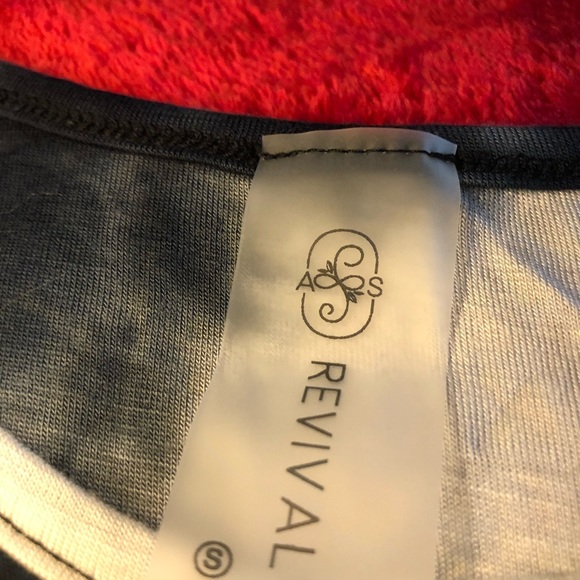 - Women sleeveless top. Size small - Picture 13 of 15